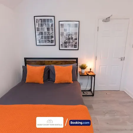 Award-Winning Four Bedrooms House, Parking, Wifi By Derby Short Term Rental Short Lets & Serviced Accommodation Derby Exterior photo